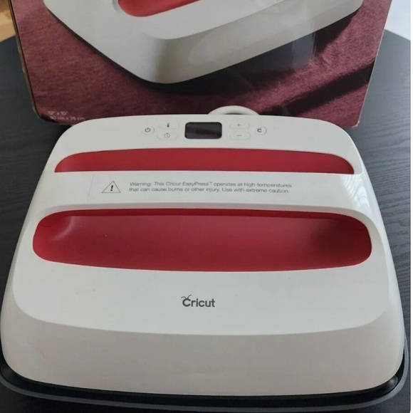 Cricut Other - Cricut Easy Press 2 - Heat Press Machine 9x9 - Raspberry